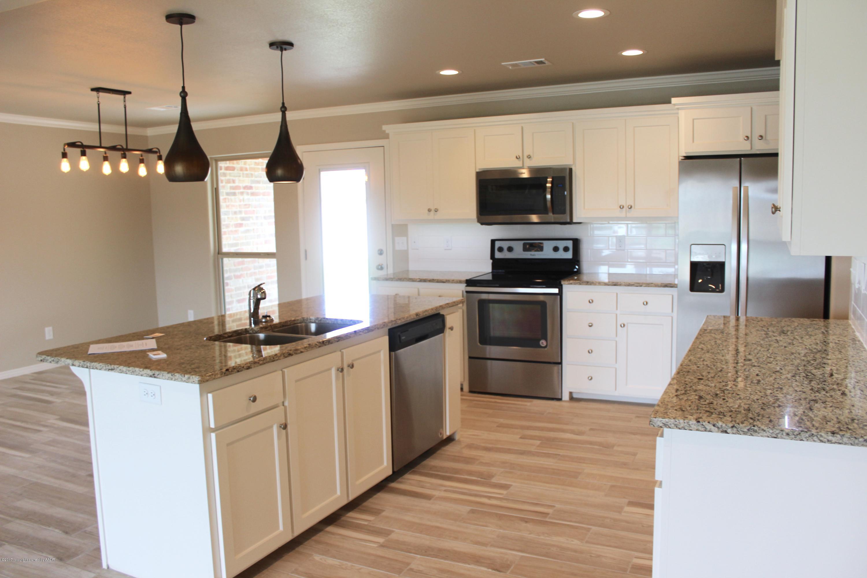 7413 Rochester Drive Amarillo, TX 79118 - Photo 3 of 22 Kitchen