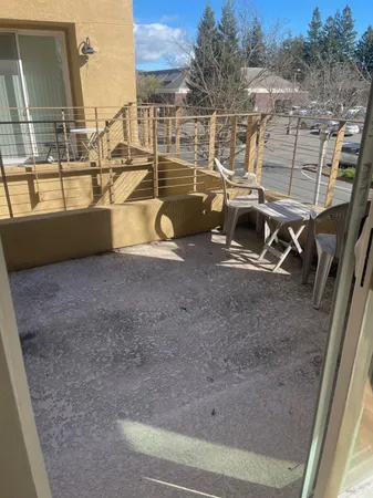 $2,950 | 332 City Center Drive, Rohnert Park, CA 94928