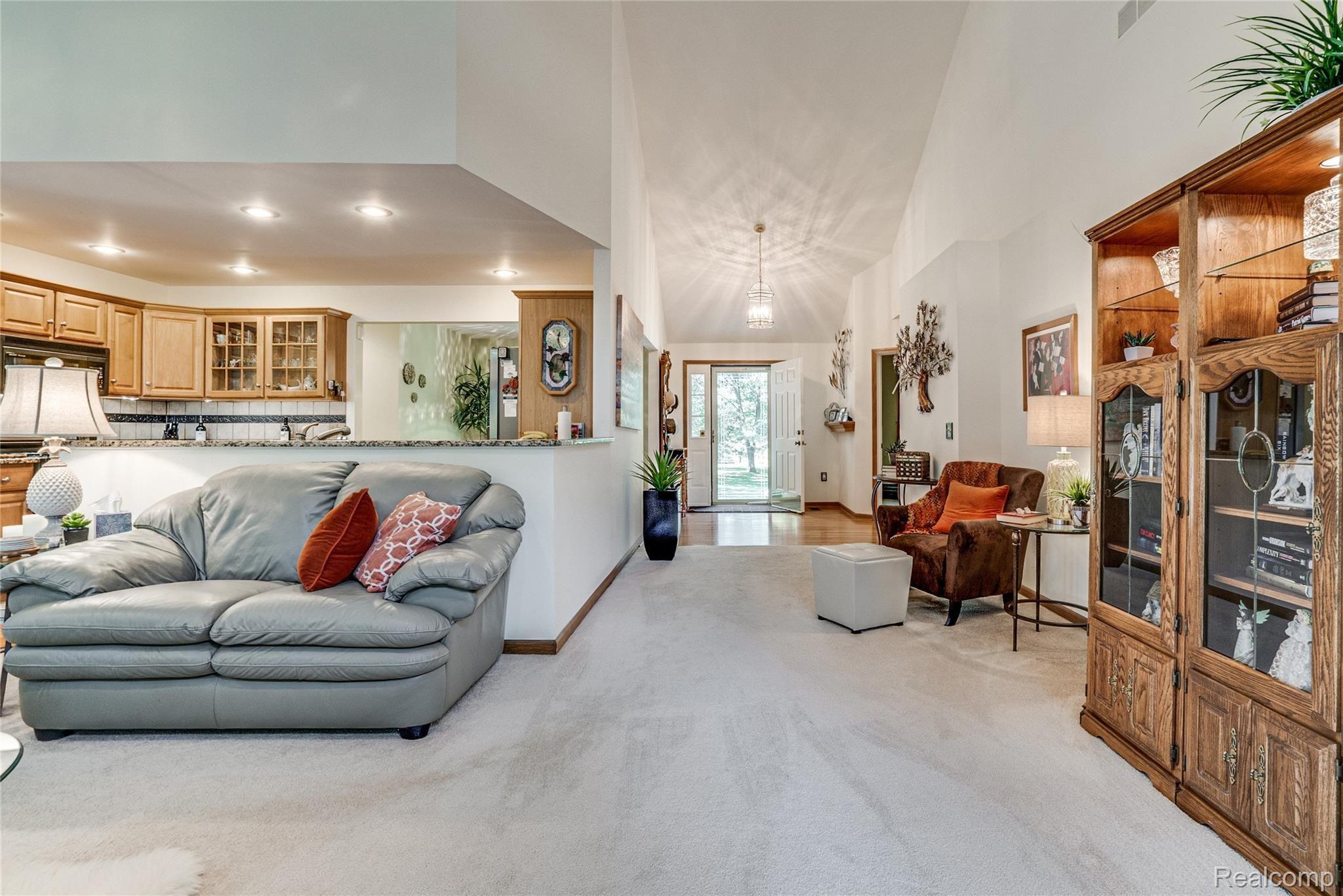 8249 Chambers Road Pinckney, MI 48169 - Photo 19 of 59 Interiors (13 of 36).jpg