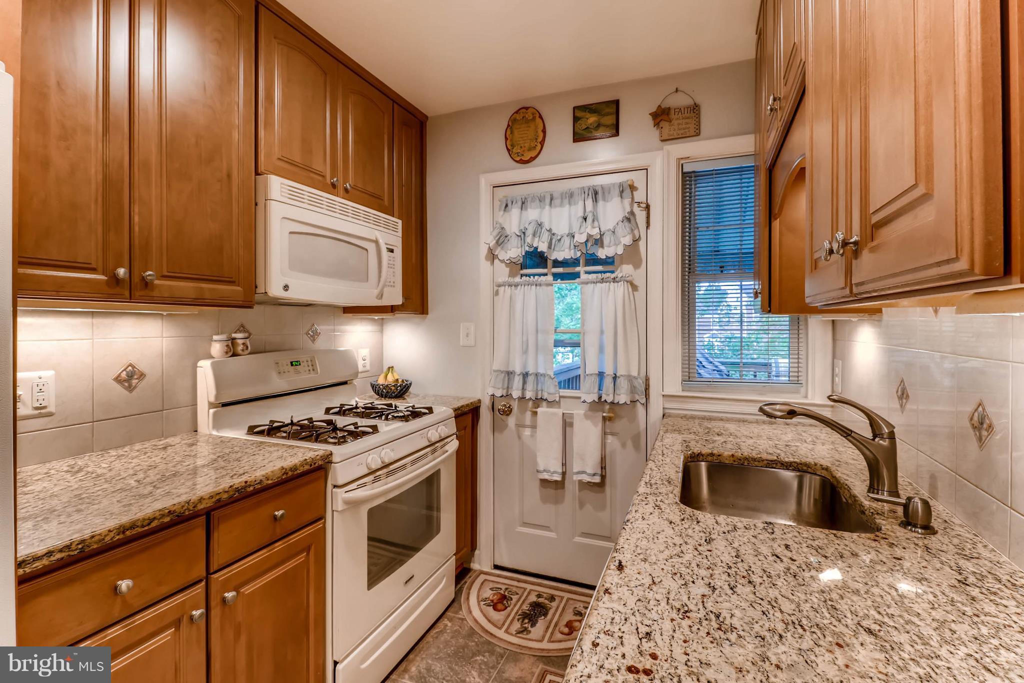 1811 Edgewood Road Baltimore, MD 21286 - Photo 11 of 28 Kitchen