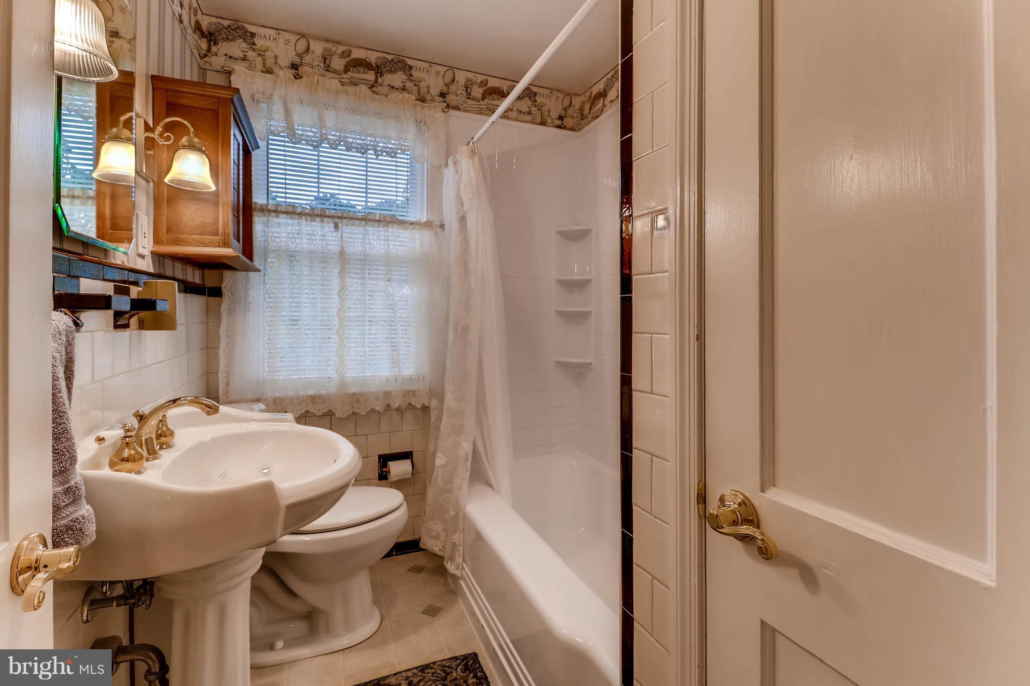 1811 Edgewood Road Baltimore, MD 21286 - Photo 19 of 28 Bath