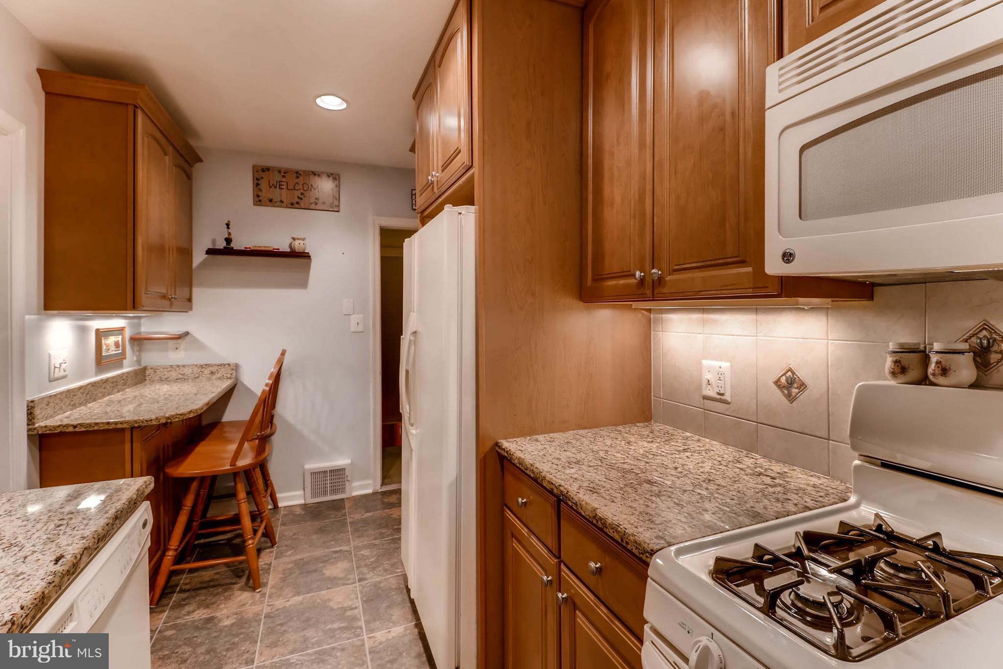 1811 Edgewood Road Baltimore, MD 21286 - Photo 10 of 28 Kitchen
