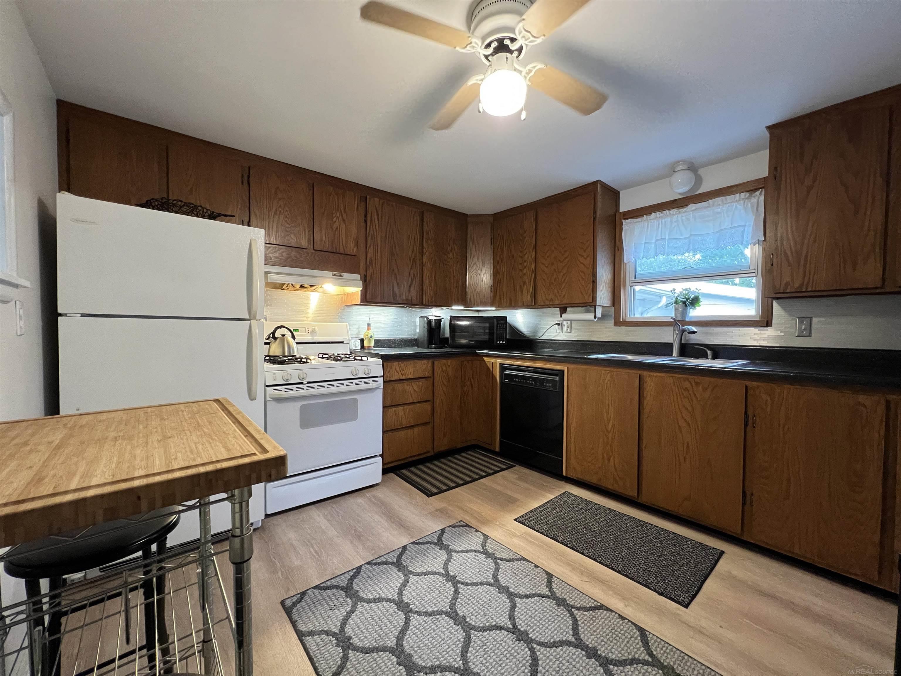 2771 Weaverton Rochester Hills, MI 48307 - Photo 9 of 30