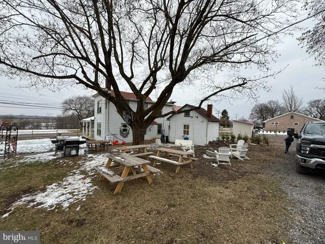 $4,950 | 937 Main Street, Mohrsville, PA 19541