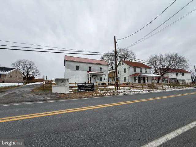 $4,950 | 937 Main Street, Mohrsville, PA 19541