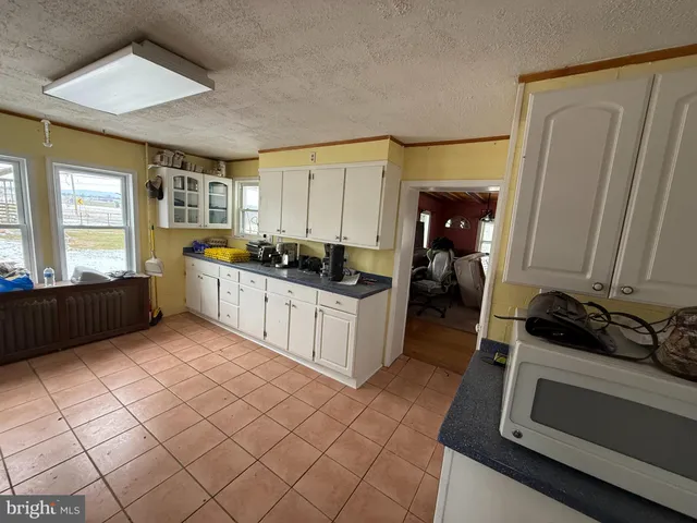 $4,950 | 937 Main Street, Mohrsville, PA 19541