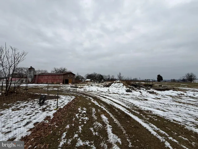 $3,250 | 937 Main Street, Mohrsville, PA 19541