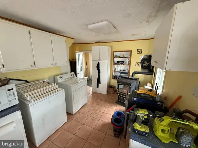 $4,950 | 937 Main Street, Mohrsville, PA 19541