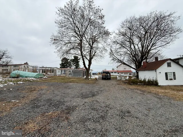 $4,950 | 937 Main Street, Mohrsville, PA 19541