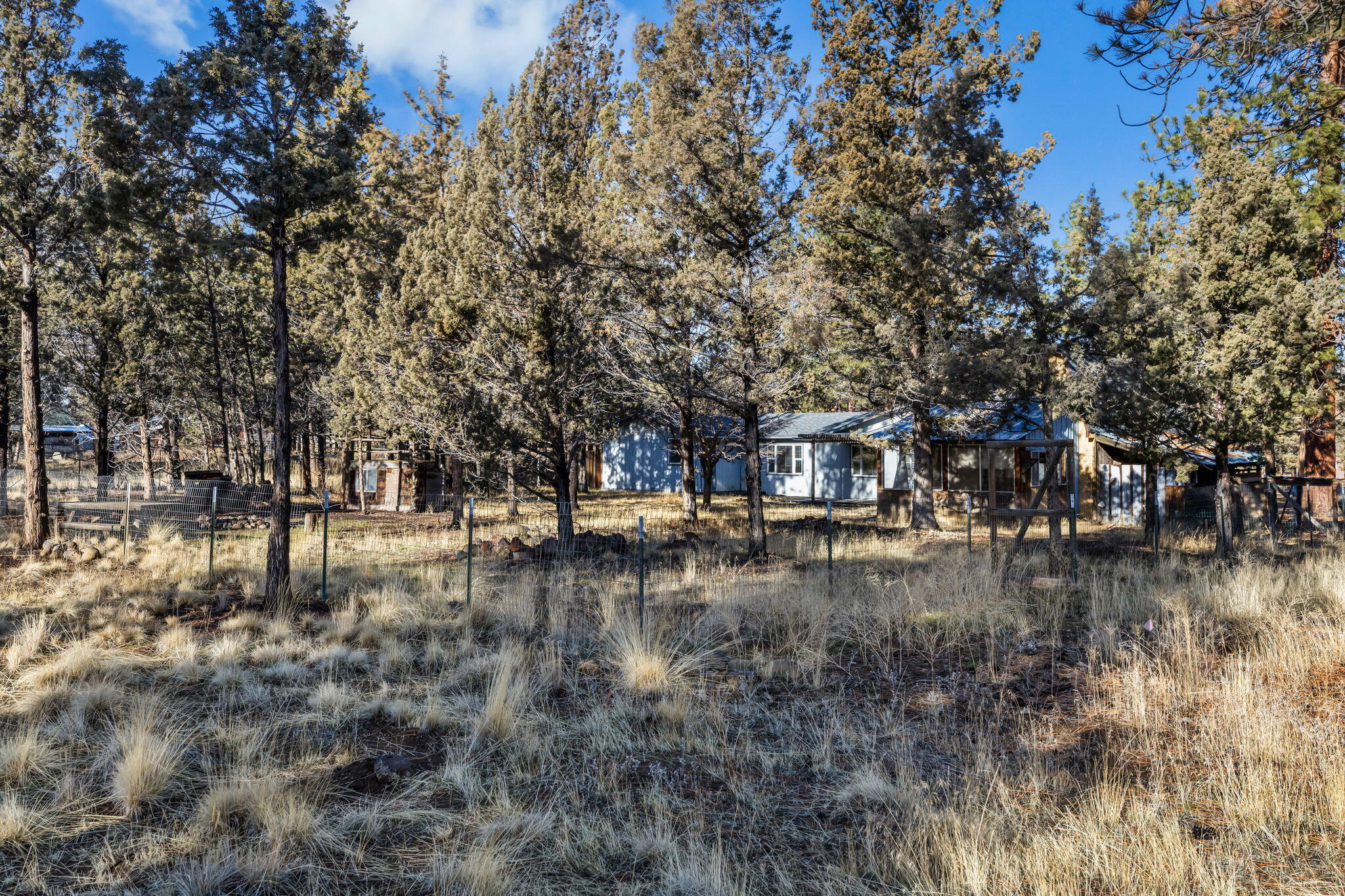 17235 Kent Road Sisters, OR 97759 - Photo 25 of 35 2024_12_27_17235_kent_road_sisters-26