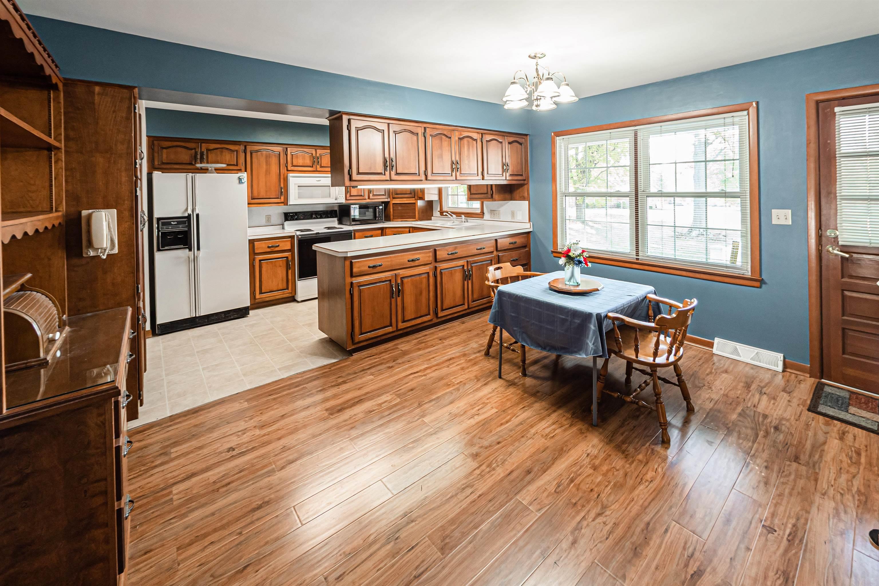 409 Reyling Drive Jasper, IN 47546 - Photo 13 of 34 Gallery Image 13