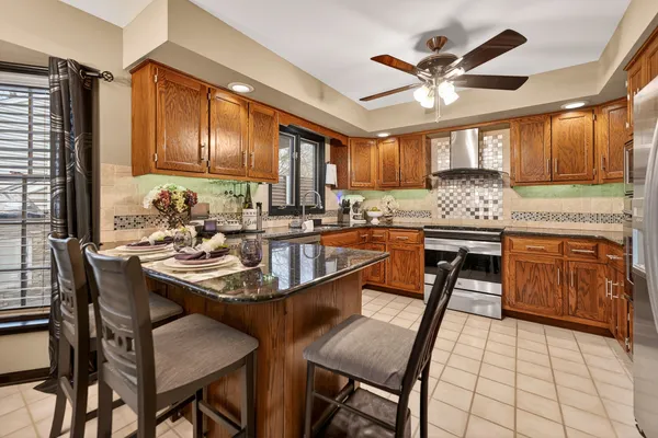 $795,000 | S775 Madison Street, Winfield, IL 60190