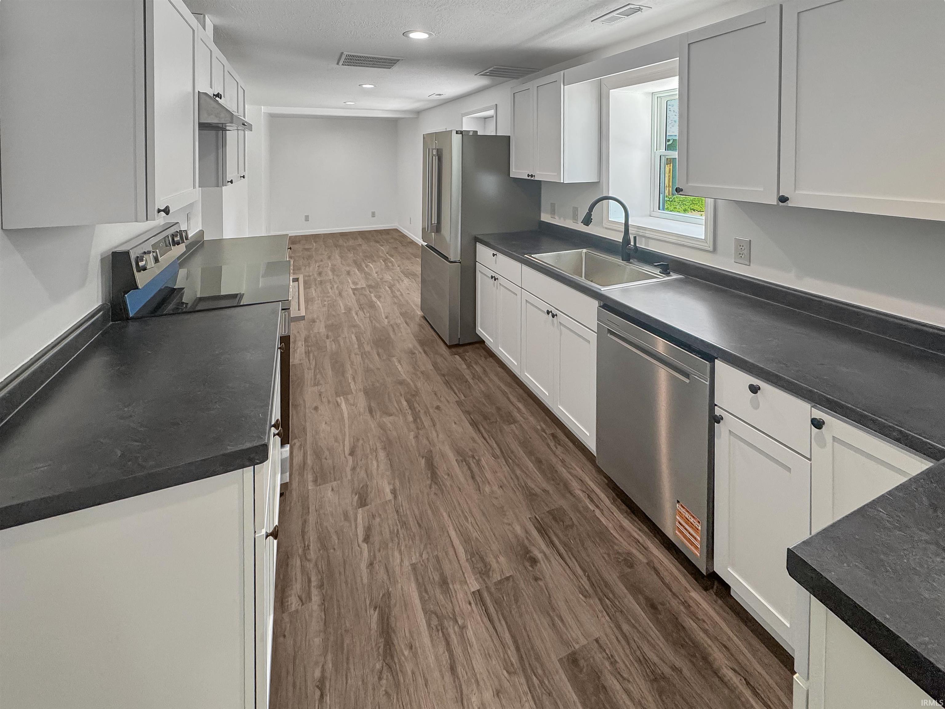 407 South 8th Street Boonville, IN 47601 - Photo 2 of 23