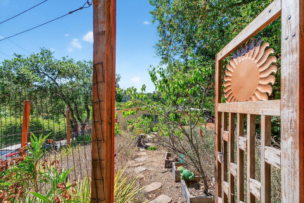 425 Eagle Road Scotts Valley, CA 95066 - Photo 9 of 54 Gallery Image 9