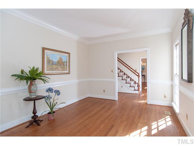 5604 North Hawthorne Way Raleigh, NC 27613 - Photo 4 of 21 Living Room