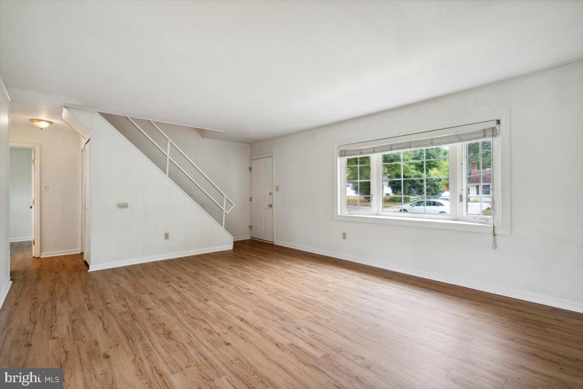 32 Quill Road Levittown, PA 19057 - Photo 3 of 25 Gallery Image 3