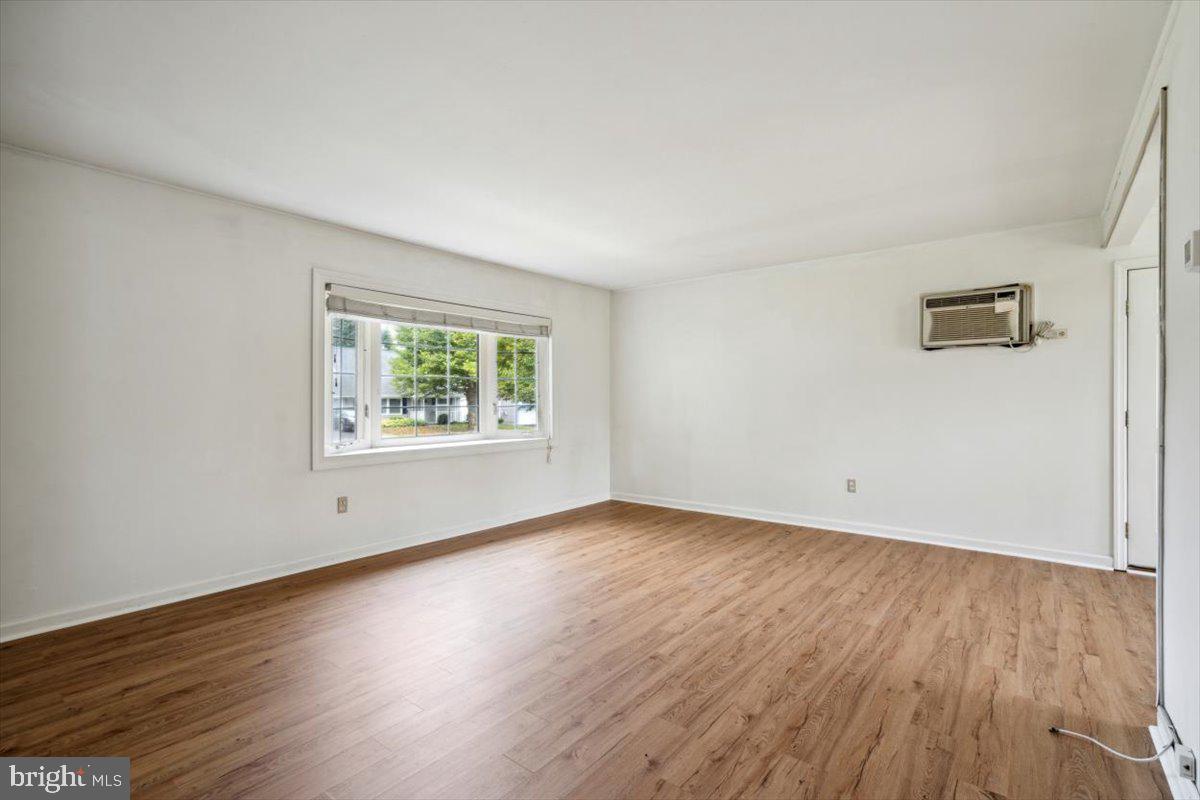 32 Quill Road Levittown, PA 19057 - Photo 9 of 25 Gallery Image 9