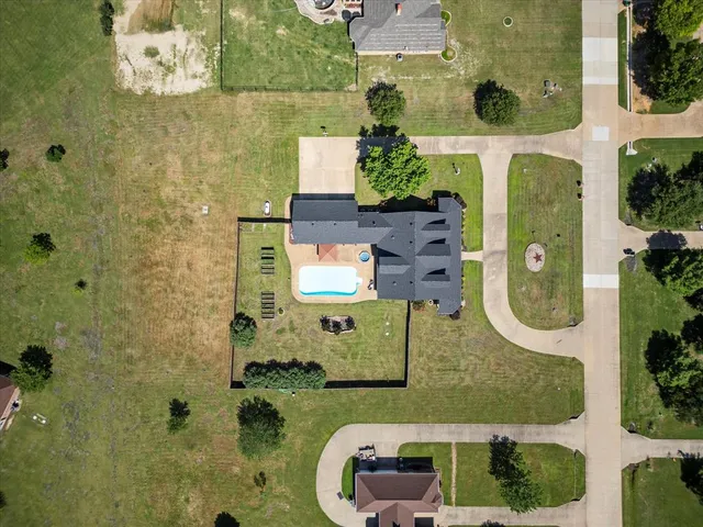 $609,900 | 1072 West Secretariat Drive, Terrell, TX 75160