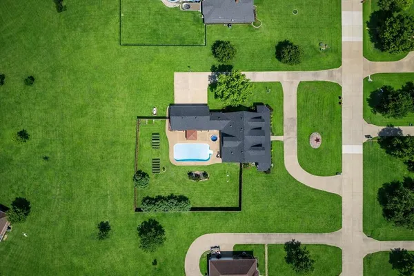 $585,000 | 1072 West Secretariat Drive, Terrell, TX 75160