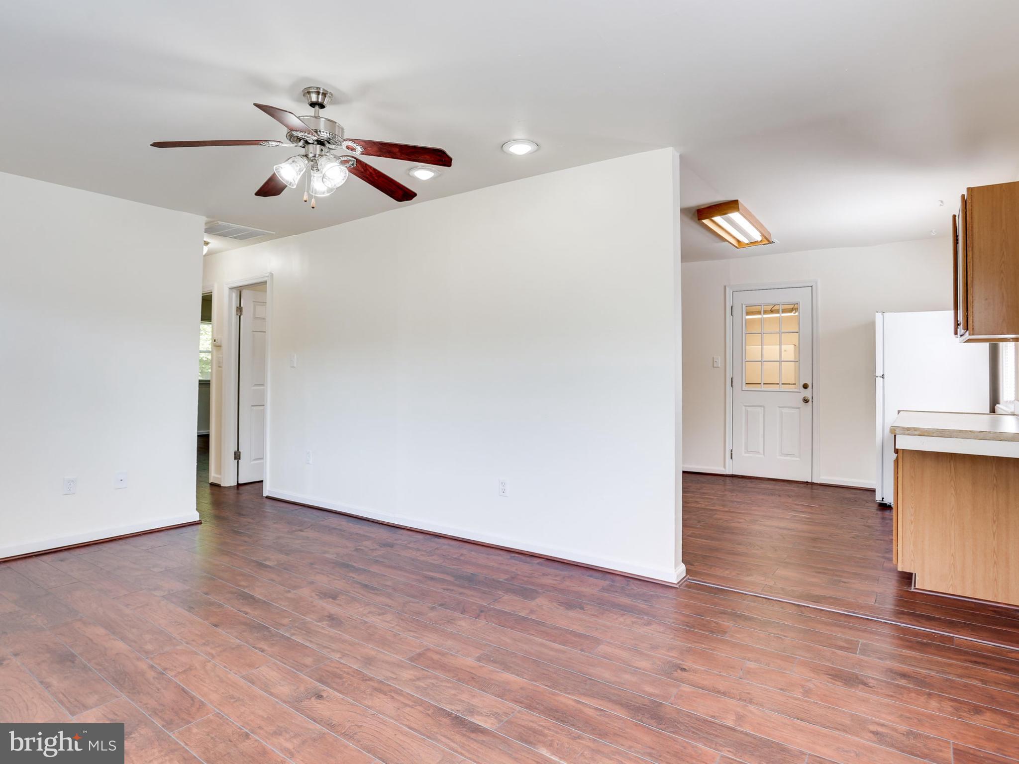 19058 Bethlehem Church Road Triangle, VA 22172 - Photo 7 of 29 Living Room