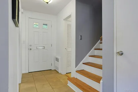 $325,000 | 161 Charter Circle, Unit 161, Ossining, NY 10562