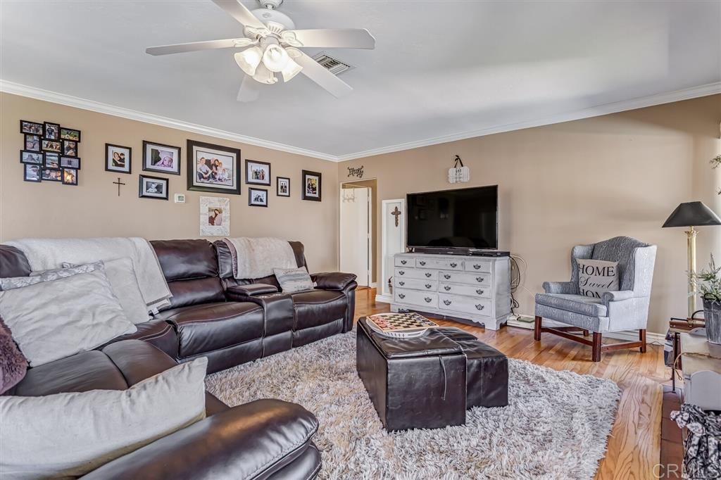 226 South Stage Coach Lane Fallbrook, CA 92028 - Photo 2 of 25 Gallery Image 2