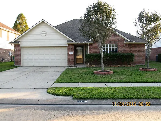 $2,300 | 5104 Big Spring Drive, Pearland, TX 77584