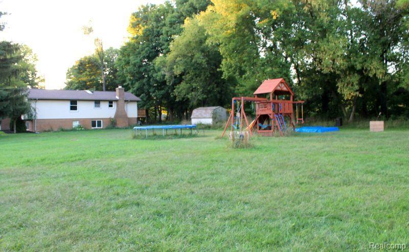 24080 Griswold Road South Lyon, MI 48178 - Photo 33 of 34 IMG_4779.JPG