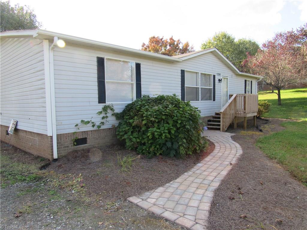 1298 Ralph Boyles Road King, NC 27021 - Photo 4 of 30