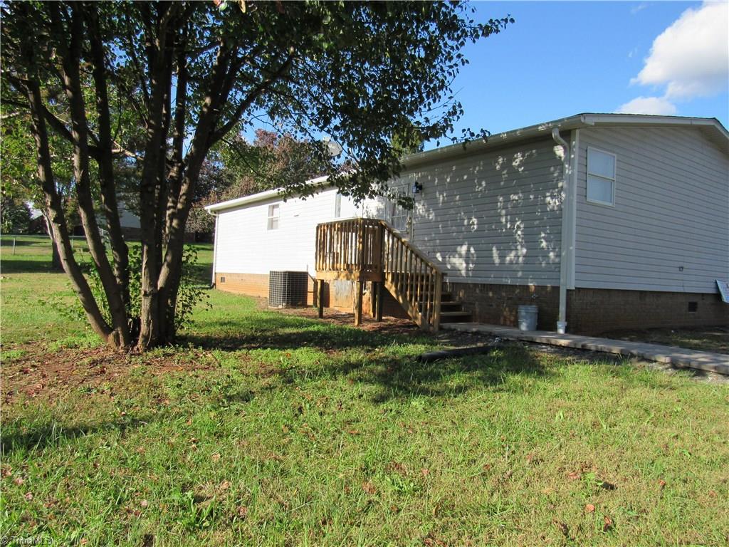 1298 Ralph Boyles Road King, NC 27021 - Photo 5 of 30
