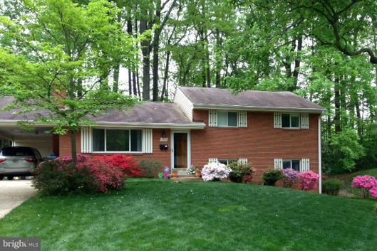5635 Bellington Avenue Springfield, VA 22151 - Photo 1 of 29 Exterior (Front)
