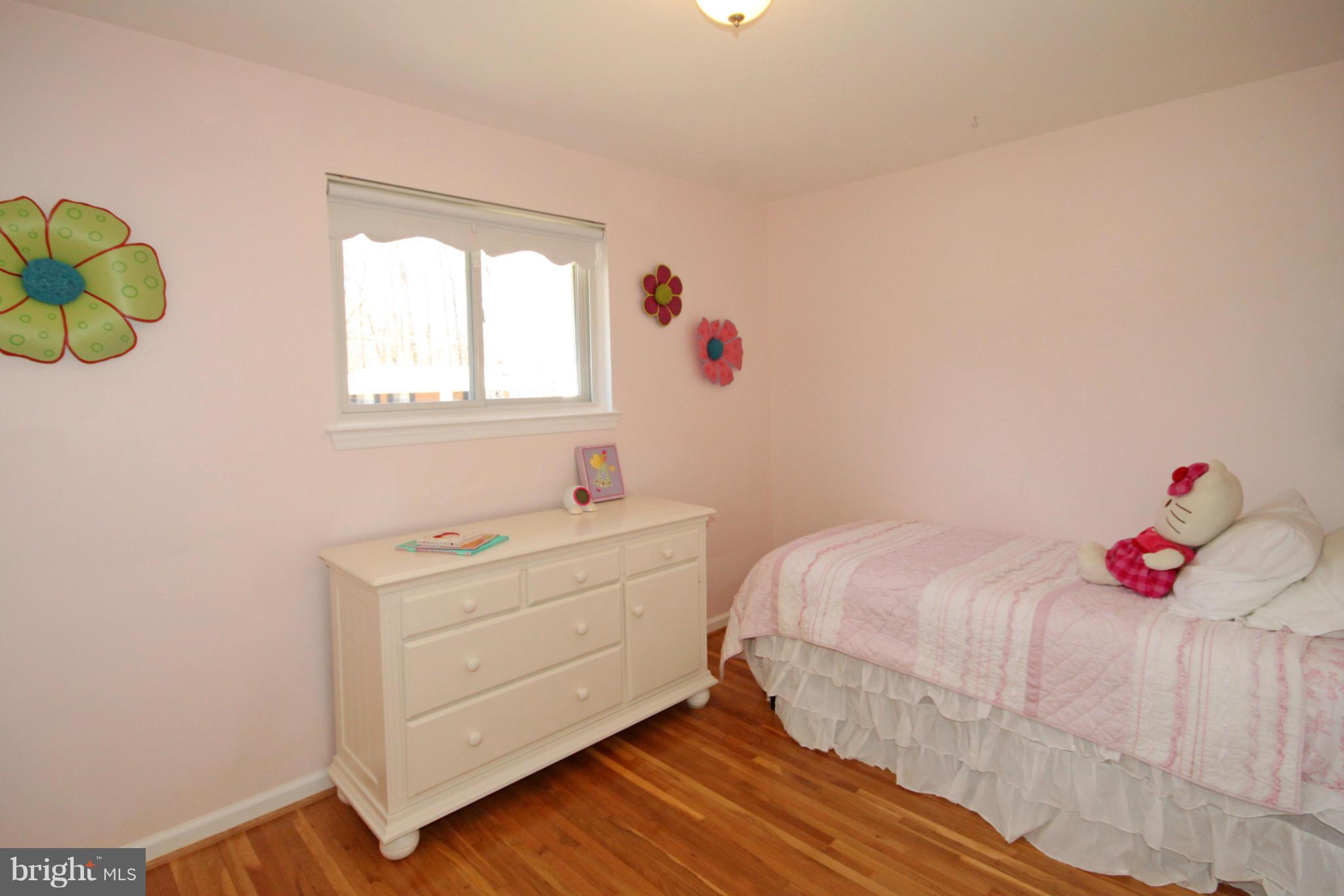 5635 Bellington Avenue Springfield, VA 22151 - Photo 17 of 29 Bedroom