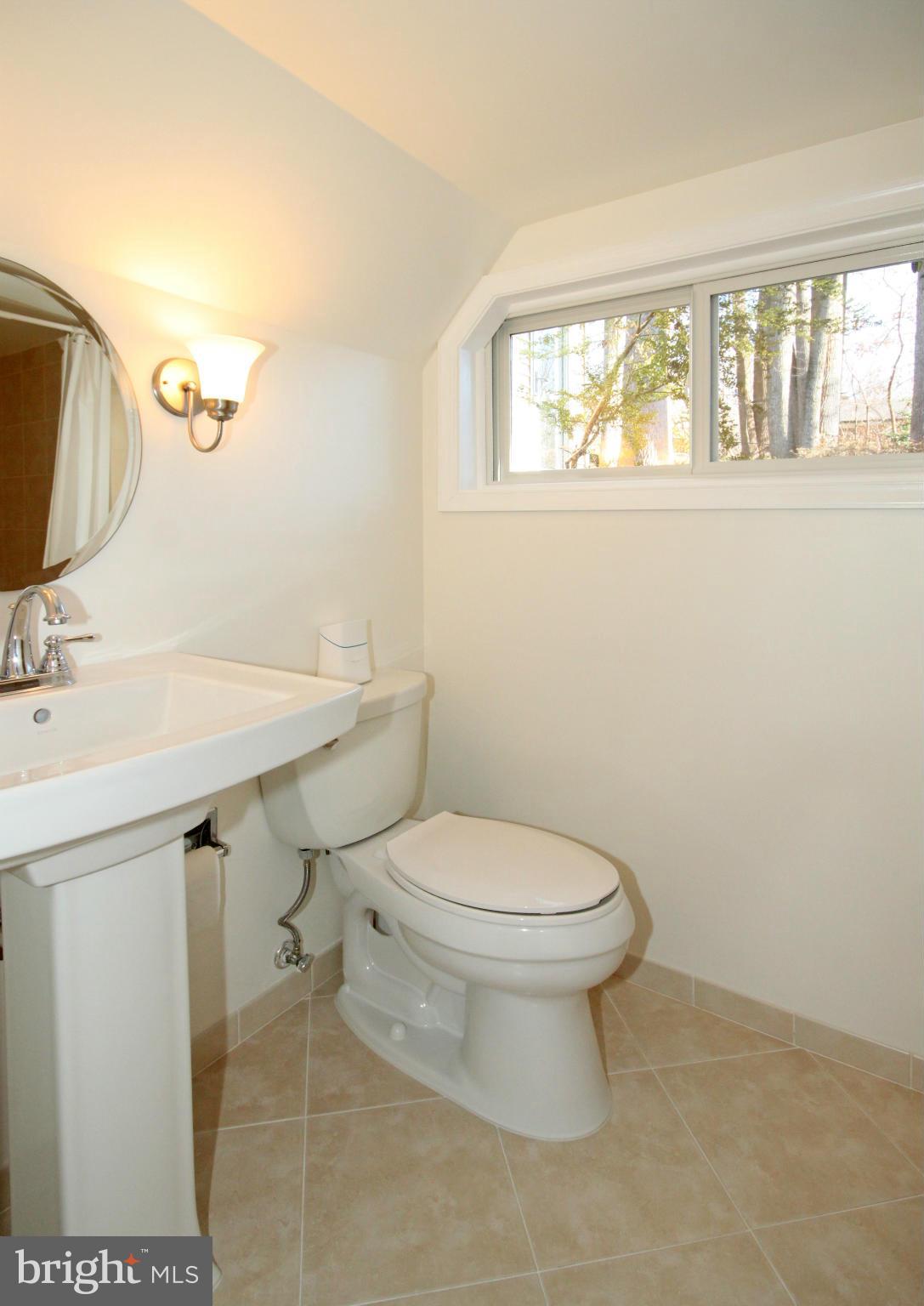 5635 Bellington Avenue Springfield, VA 22151 - Photo 21 of 29 Bath