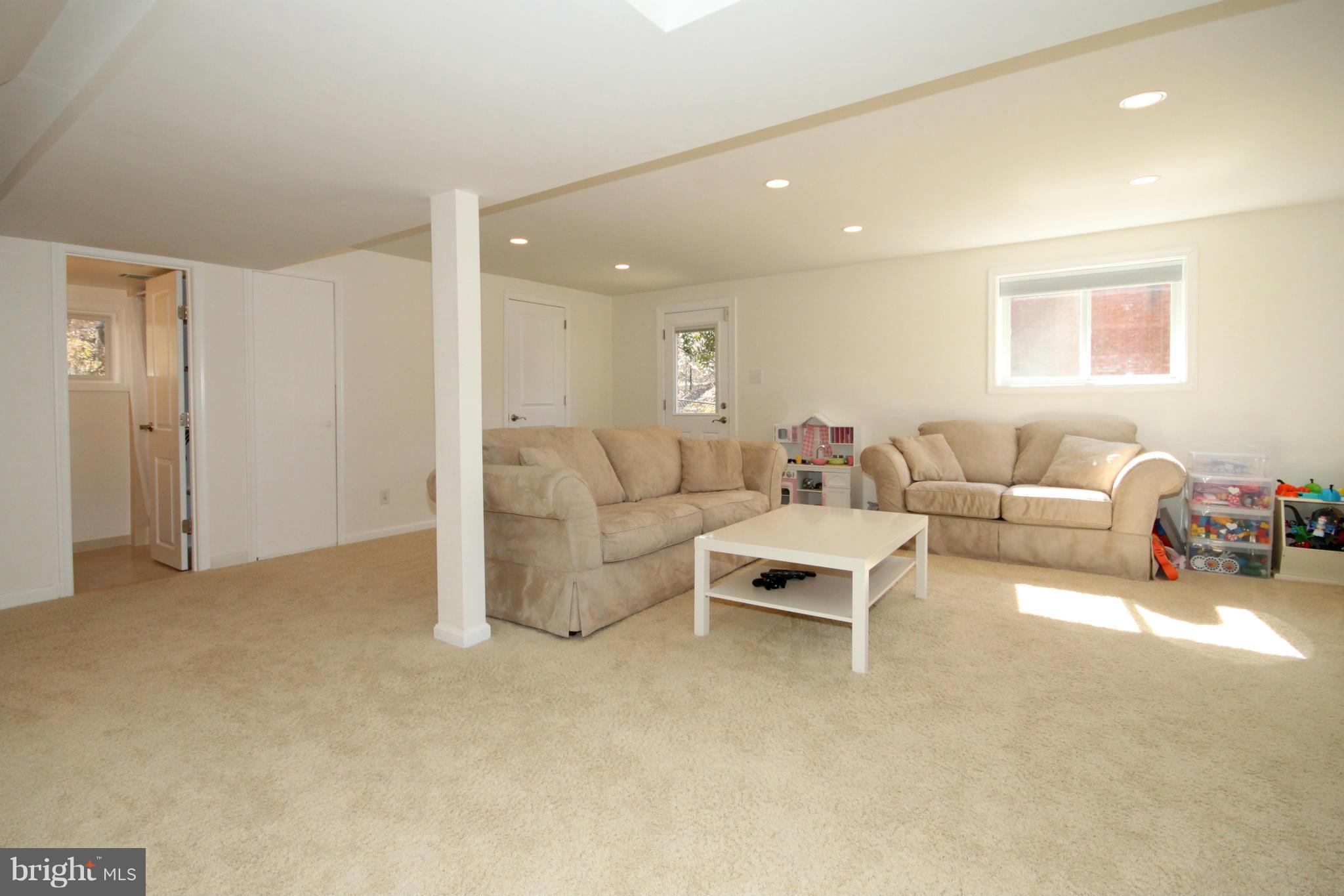 5635 Bellington Avenue Springfield, VA 22151 - Photo 22 of 29 Interior (General)