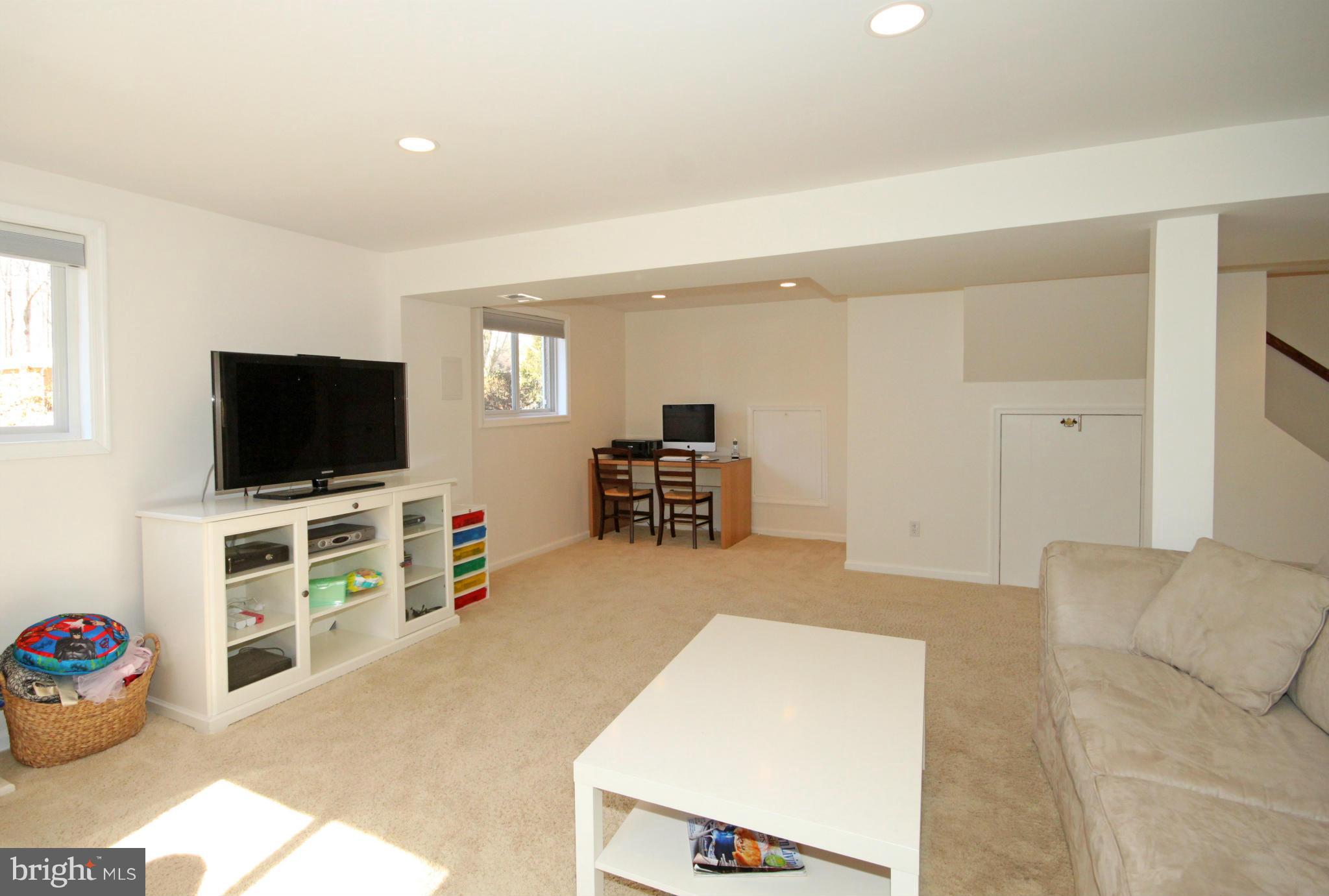 5635 Bellington Avenue Springfield, VA 22151 - Photo 24 of 29 Interior (General)