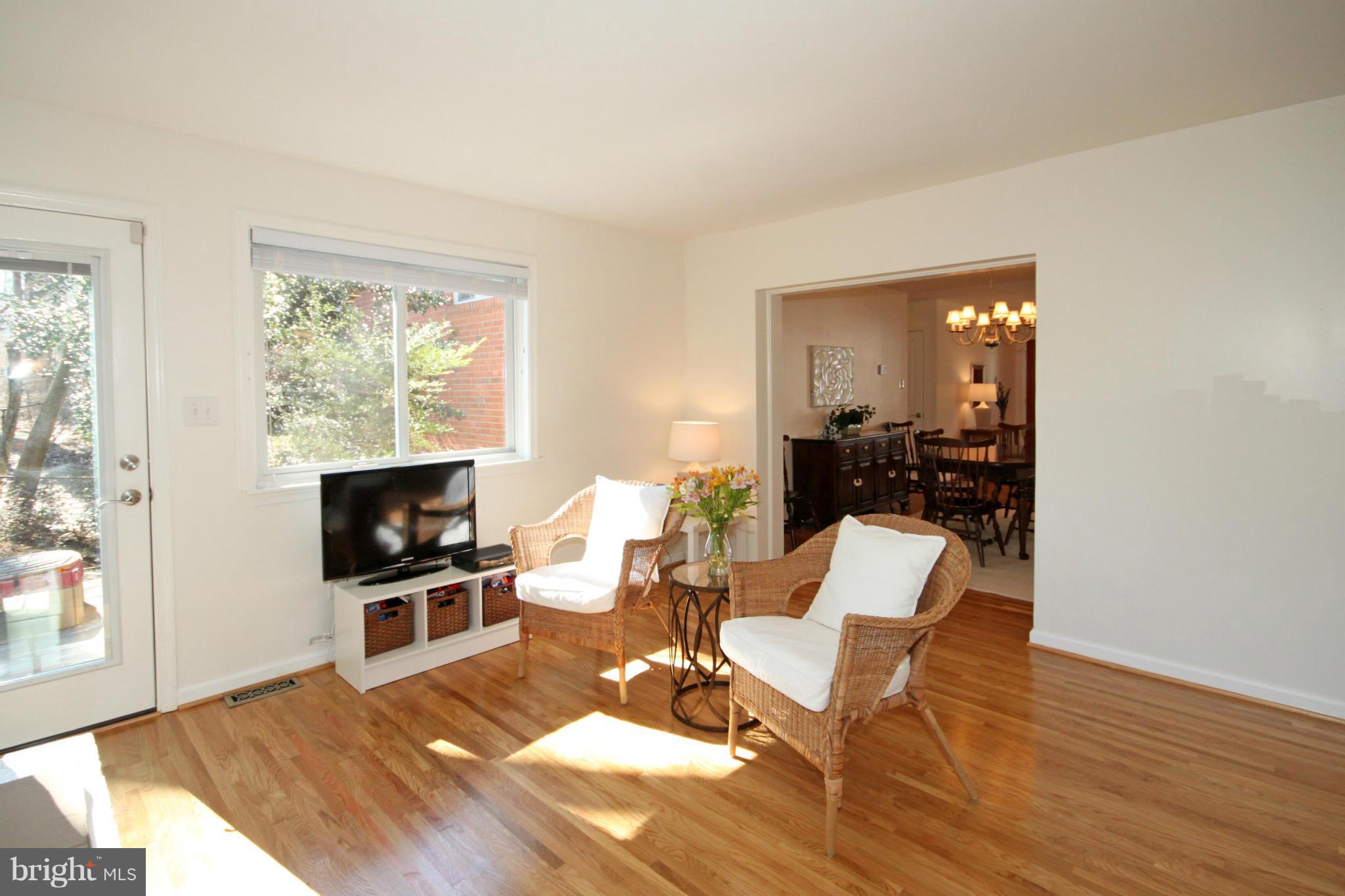 5635 Bellington Avenue Springfield, VA 22151 - Photo 8 of 29 Family Room