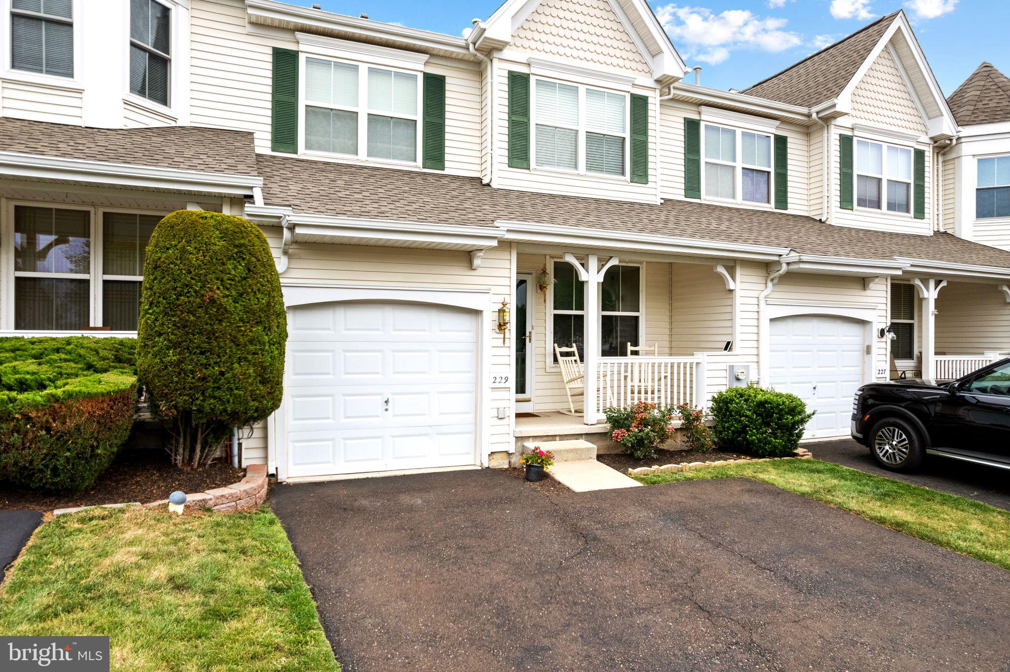 229 Coventry Road Chalfont, PA 18914 - Photo 2 of 32