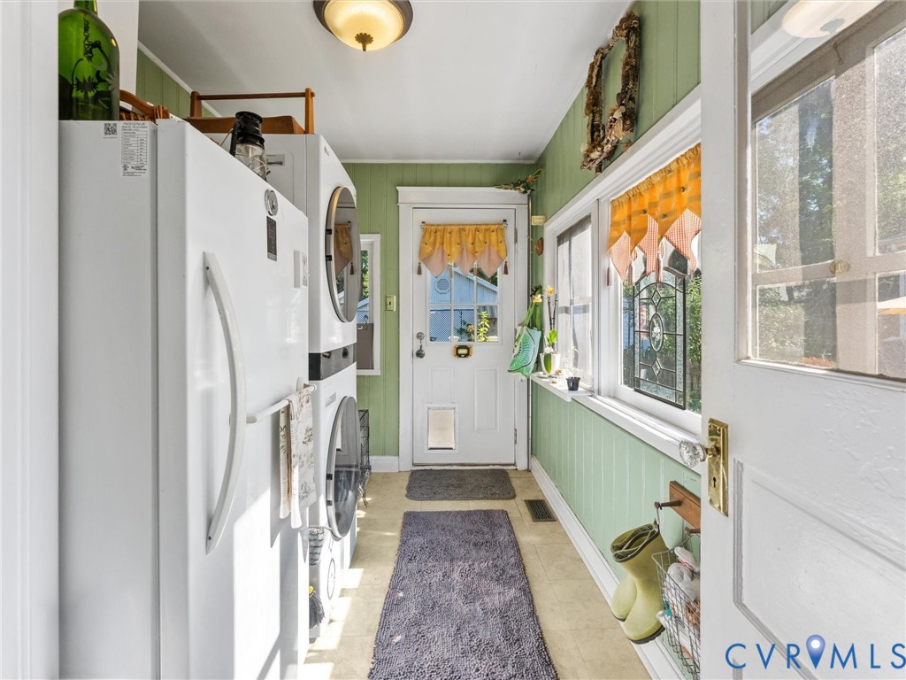 1812 Seddon Road Richmond, VA 23227 - Photo 27 of 56 Laundry area featuring light green wainscoting and