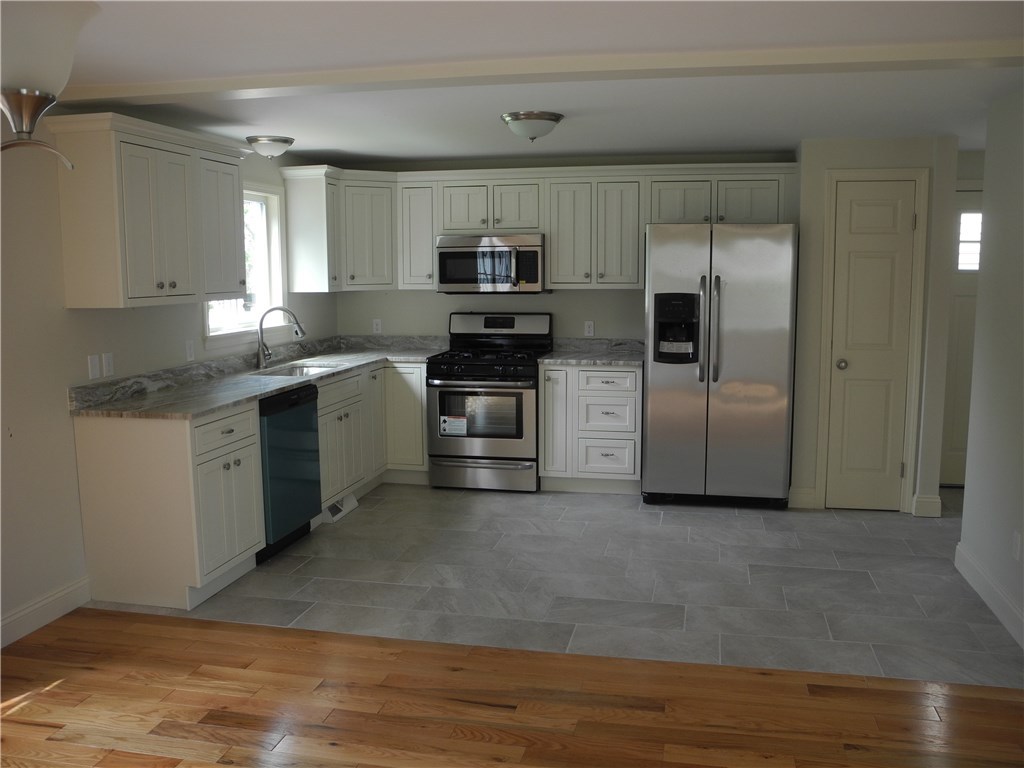 21 Raphael Avenue Providence, RI 02904 - Photo 3 of 15 Gallery Image 3
