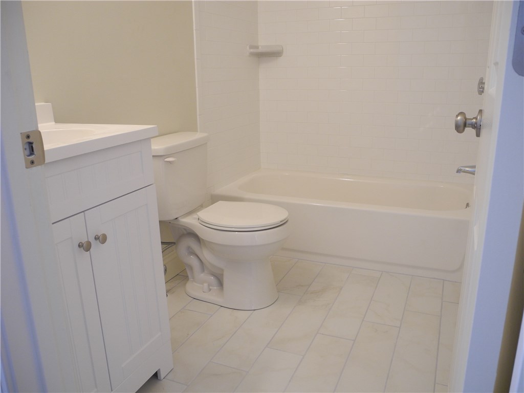 21 Raphael Avenue Providence, RI 02904 - Photo 9 of 15 Gallery Image 9