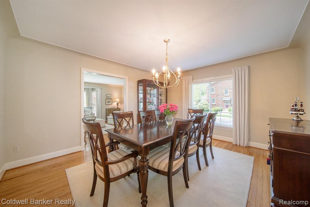 1760 Broadstone Road Grosse Pointe Woods, MI 48236 - Photo 6 of 29