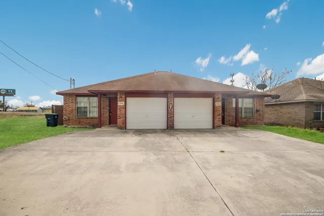 $1,285 | 1152 Misty Acres Drive, New Braunfels, TX 78130