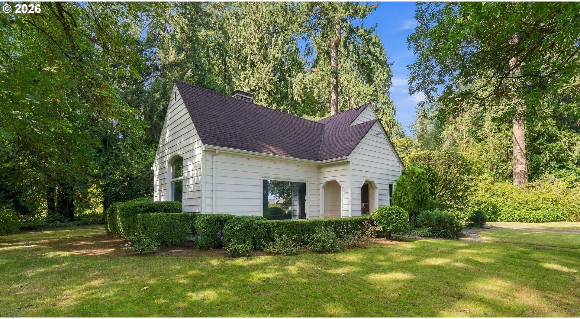 245 Southwest Birdshill Road Portland, OR 97219 - Photo 17 of 23 Gallery Image 17
