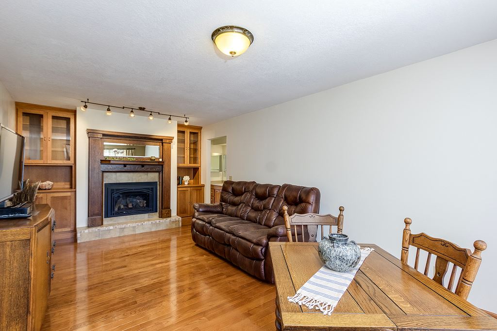 5470 White Post Road Bettendorf, IA 52722 - Photo 11 of 24 Gallery Image 11