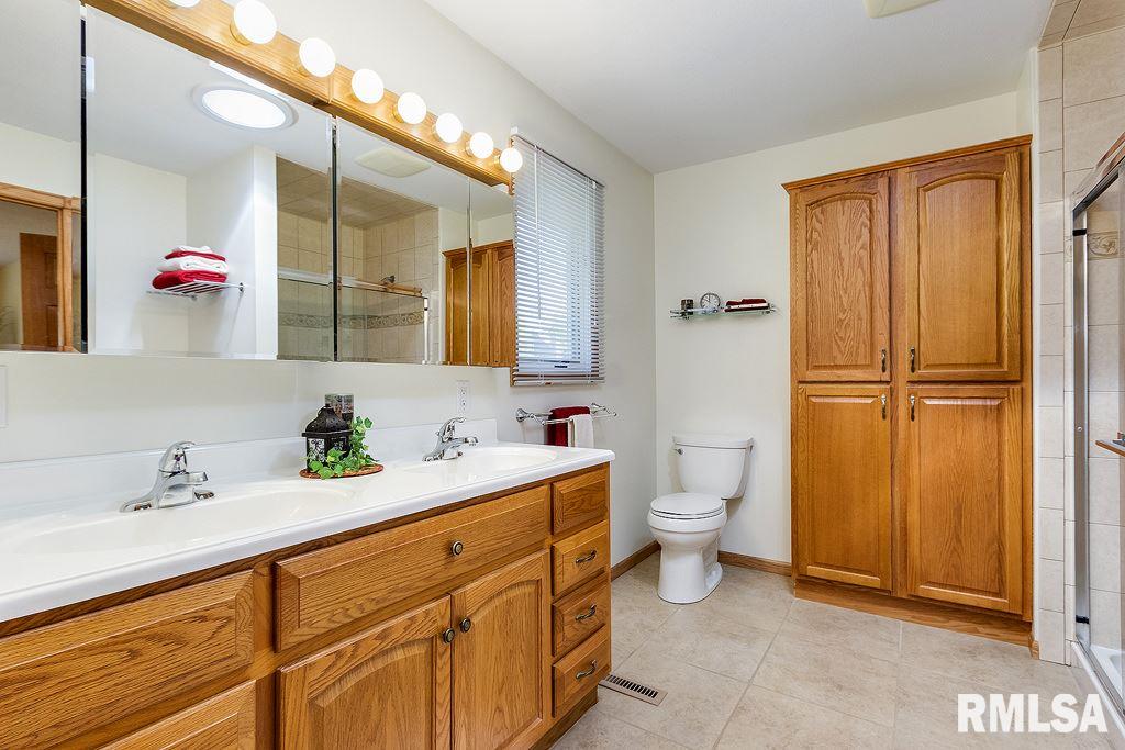 5470 White Post Road Bettendorf, IA 52722 - Photo 14 of 24 Gallery Image 14