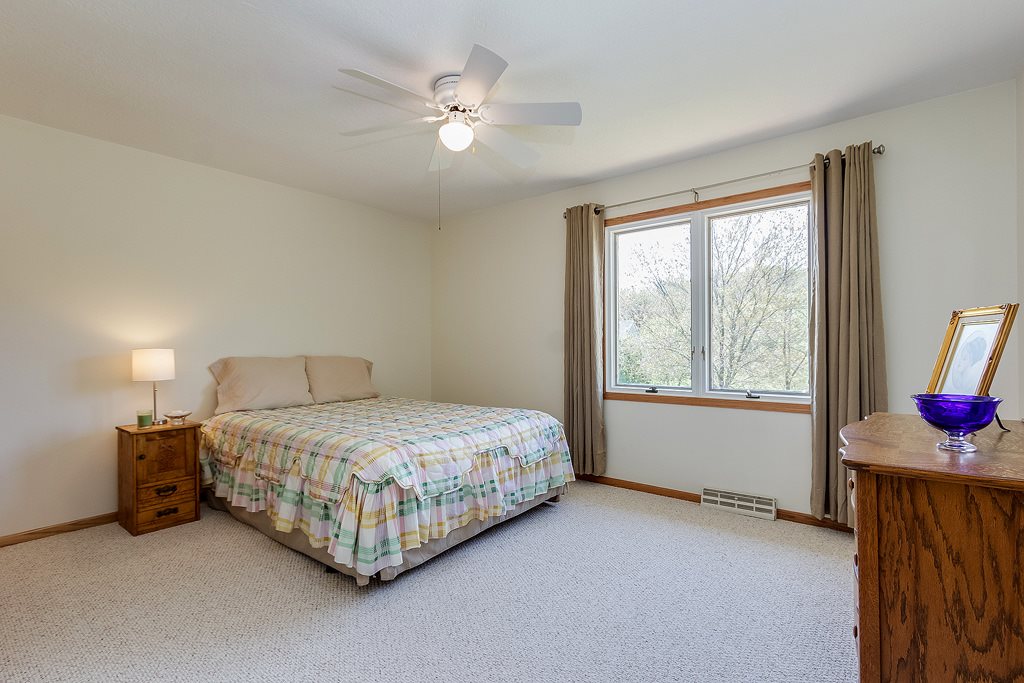 5470 White Post Road Bettendorf, IA 52722 - Photo 17 of 24 Gallery Image 17