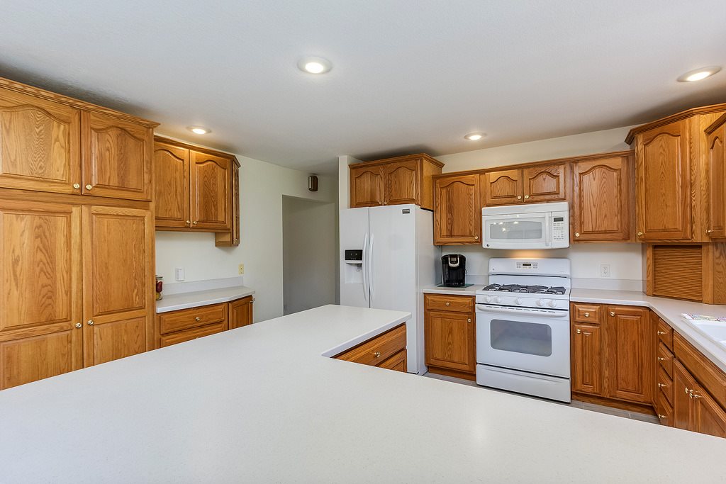 5470 White Post Road Bettendorf, IA 52722 - Photo 8 of 24 Gallery Image 8