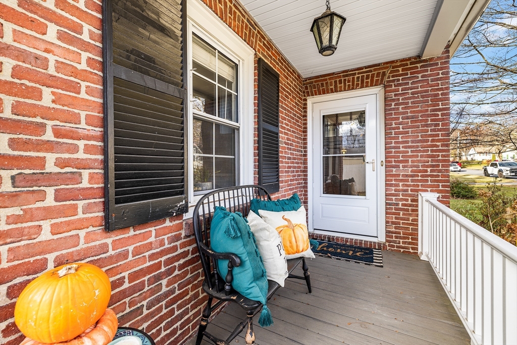 10 Myrtle Road Gardner, MA 01440 - Photo 3 of 30 Gallery Image 3