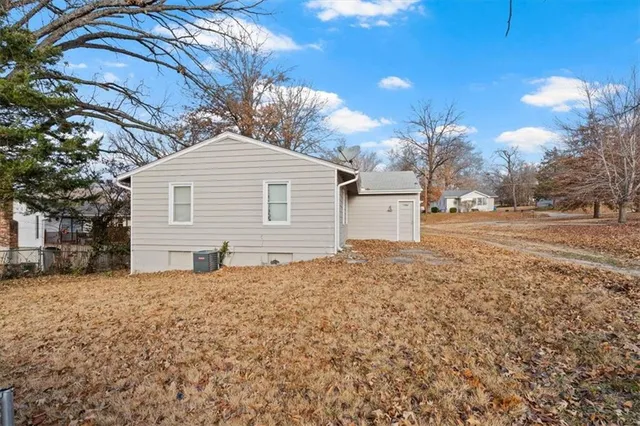 $225,000 | 225 East Whittier Street, Kansas City, MO 64119