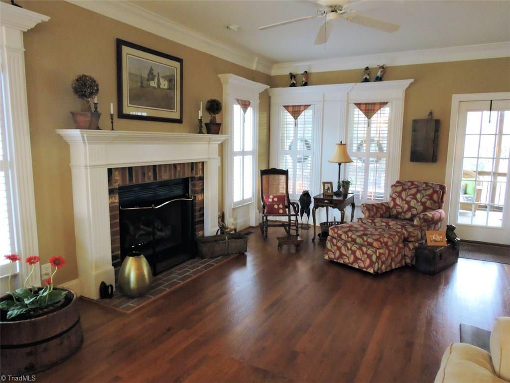 1017 Cross Gate Road Winston-Salem, NC 27104 - Photo 4 of 30 Gallery Image 4